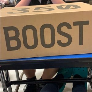 yeezy shoe box